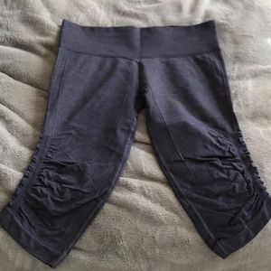 Lululemon in the flow crops